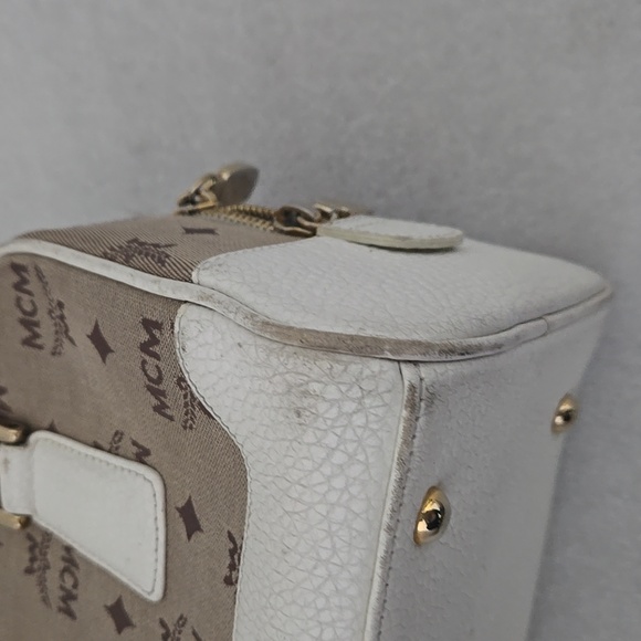Pre Loved MCM Vintage White and Gold Handbag - Picture 3 of 14